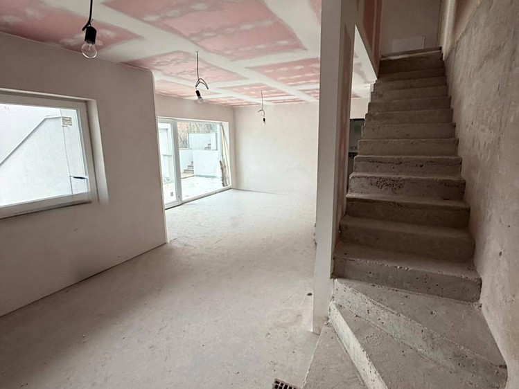 Prodej bytu 5+kk 185 m² (Mezonet) - foto 2