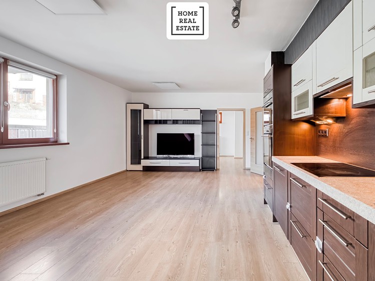 Prodej bytu 3+kk 77 m² (Jednopodlažní) - foto 1