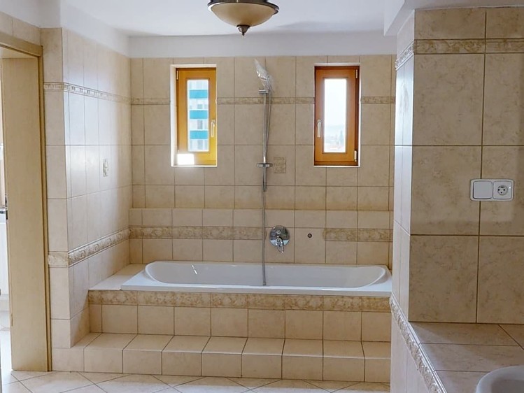 Prodej bytu atypické 122 m² - foto 8