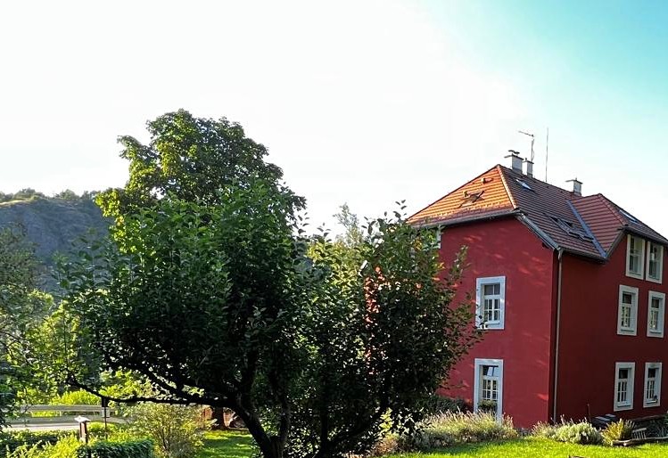 Prodej bytu 1+kk 35 m² (Podkrovní) - foto 1