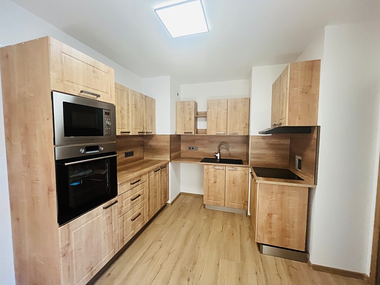 Pronájem bytu 3+kk 110 m² - foto 1
