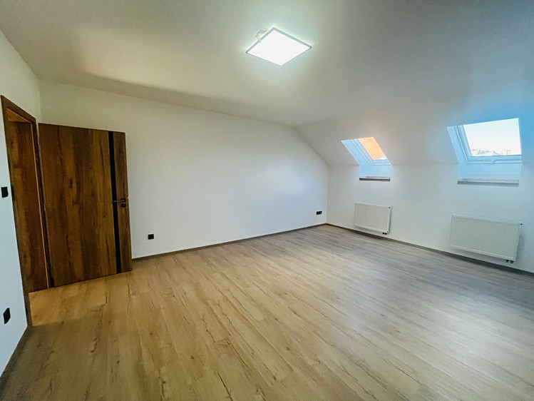Pronájem bytu 3+kk 110 m² - foto 4