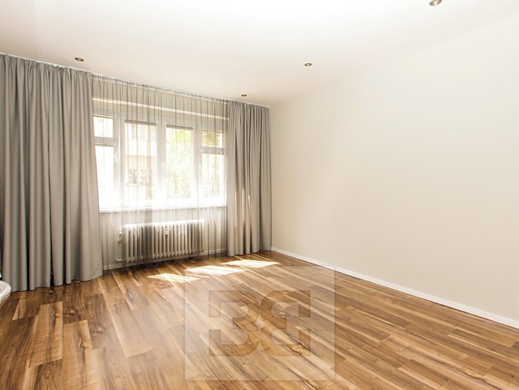 Pronájem bytu 2+1 60 m² - foto 2