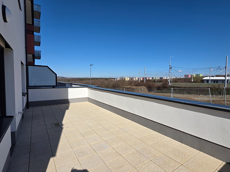 Pronájem bytu 2+kk 94 m² (Jednopodlažní) - foto 1