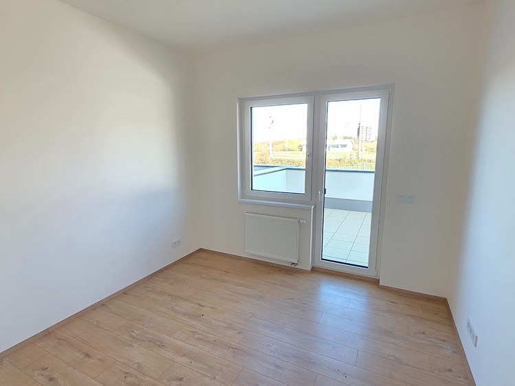 Pronájem bytu 2+kk 94 m² (Jednopodlažní) - foto 4