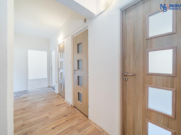 Pronájem bytu 2+1 53 m² - foto 8