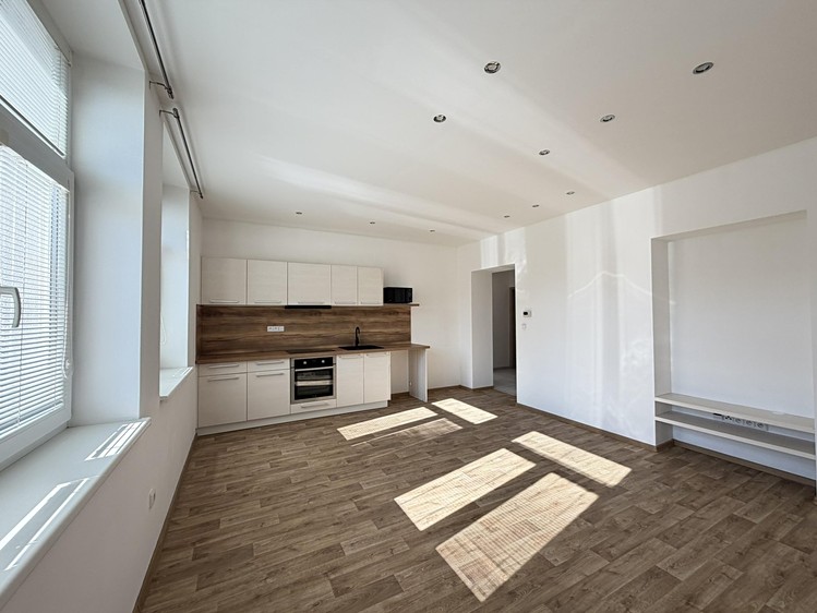 Pronájem bytu 2+kk 60 m² - foto 5