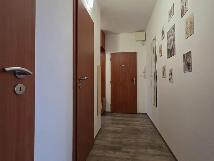 Pronájem bytu 3+1 73 m² - foto 6