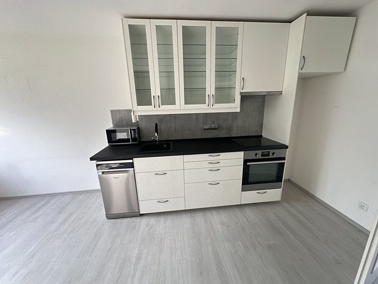 Pronájem bytu 2+kk 38 m² - foto 3