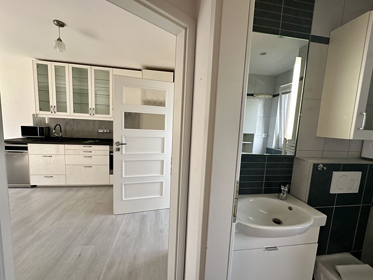 Pronájem bytu 2+kk 38 m² - foto 4