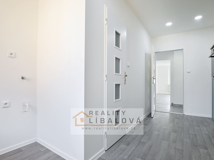 Pronájem bytu 2+1 53 m² - foto 2