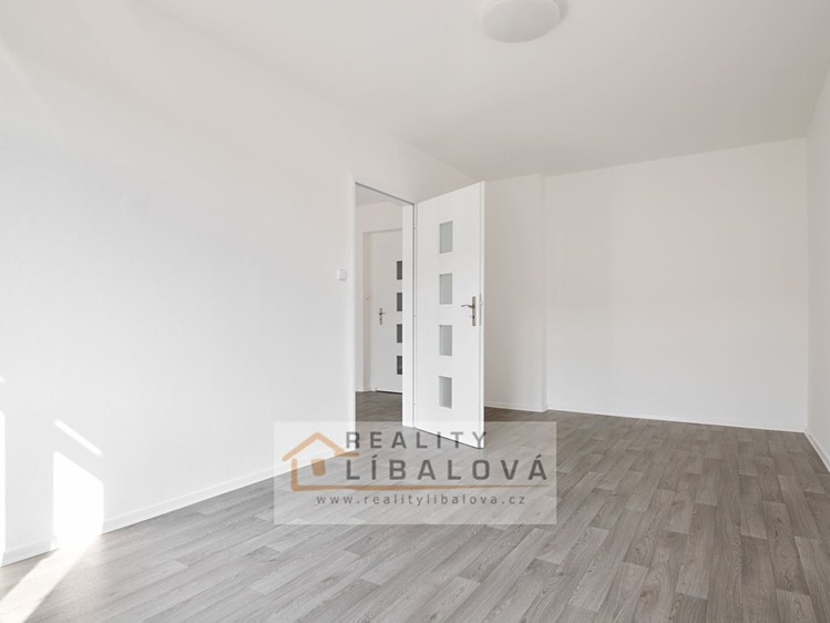 Pronájem bytu 2+1 53 m² - foto 5