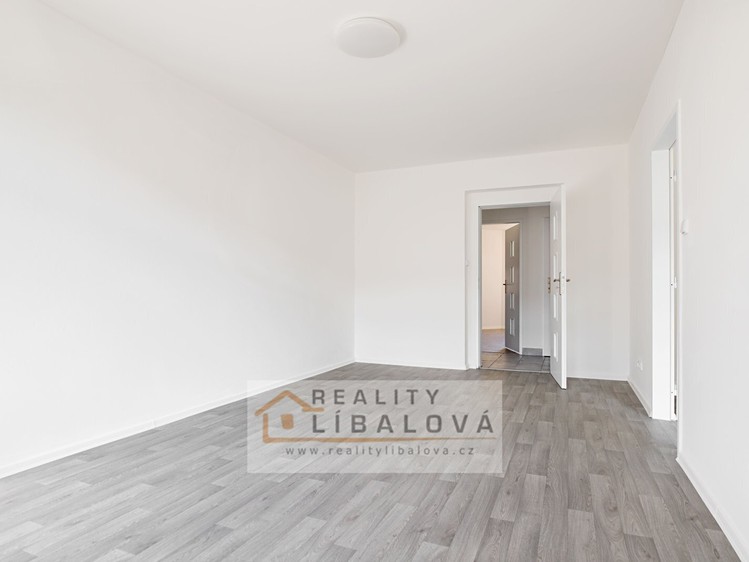 Pronájem bytu 2+1 53 m² - foto 7