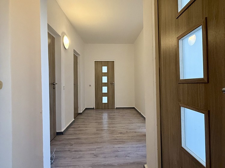 Pronájem bytu 3+1 67 m² - foto 2