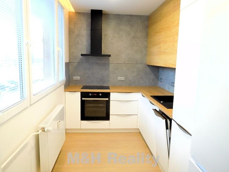Pronájem bytu 2+1 59 m² - foto 1