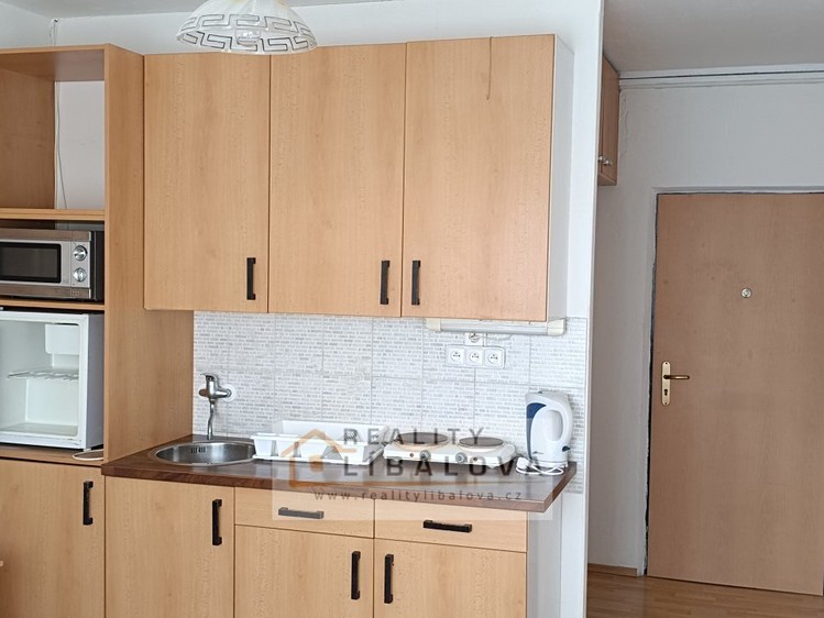 Pronájem bytu 1+kk 20 m² - foto 1