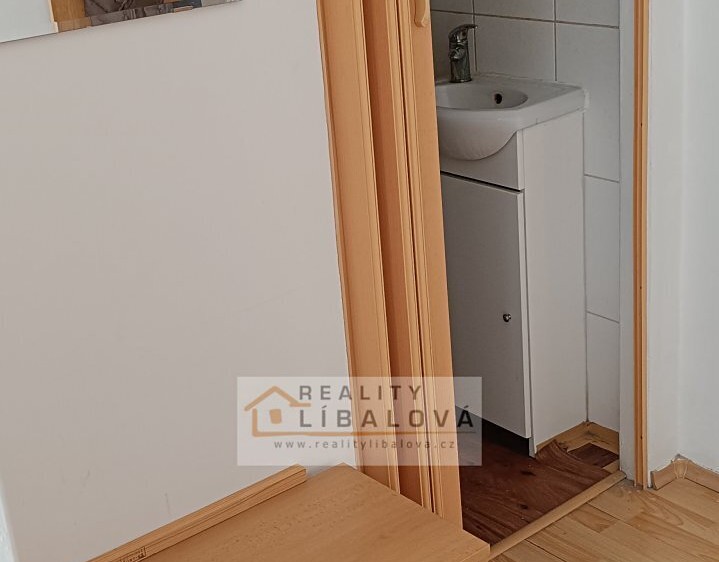 Pronájem bytu 1+kk 20 m² - foto 5