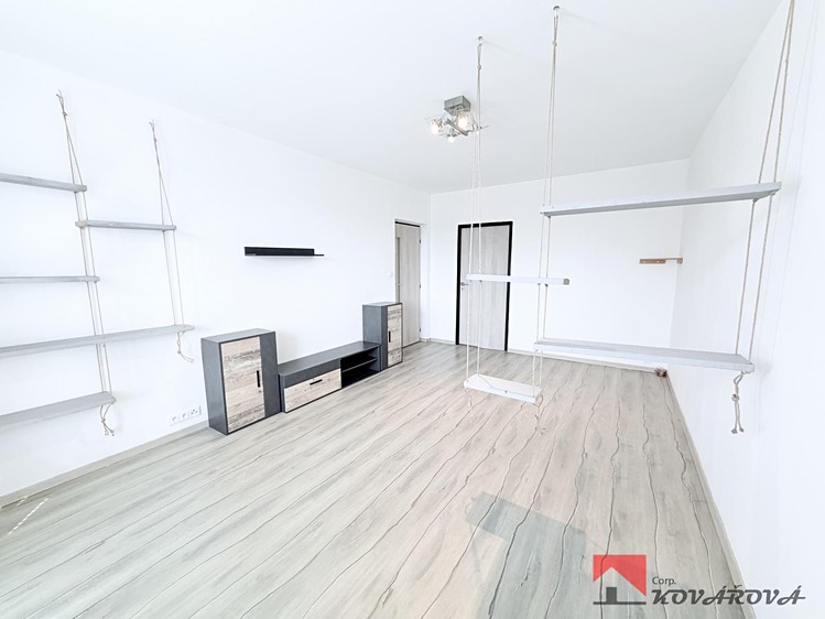 Pronájem bytu 2+1 55 m² - foto 3
