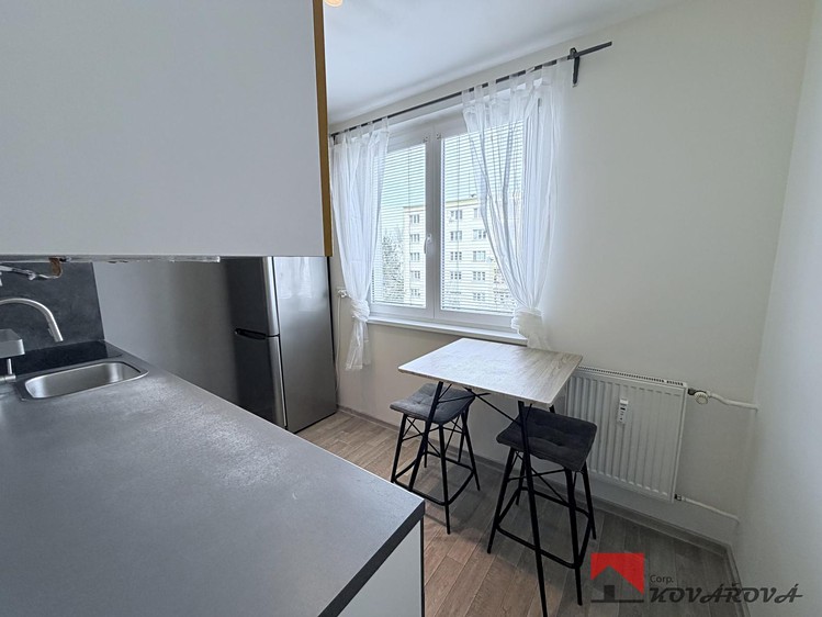 Pronájem bytu 2+1 55 m² - foto 6