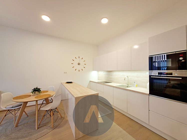 Pronájem bytu 2+kk 60 m² - foto 4