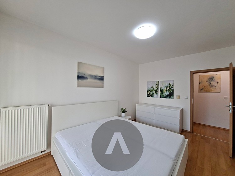Pronájem bytu 2+kk 62 m² - foto 2