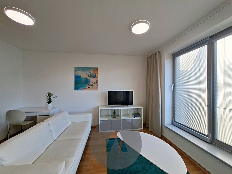 Pronájem bytu 2+kk 62 m² - foto 3