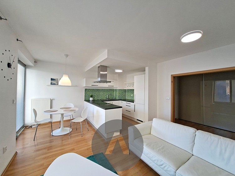 Pronájem bytu 2+kk 62 m² - foto 5