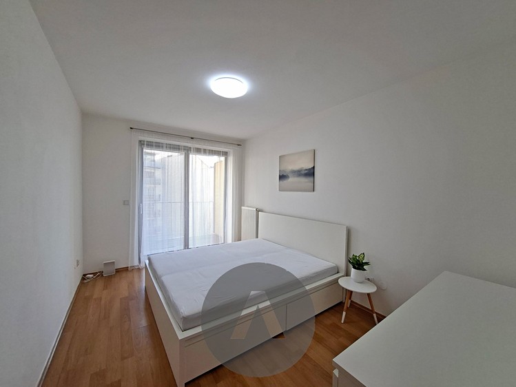Pronájem bytu 2+kk 62 m² - foto 8