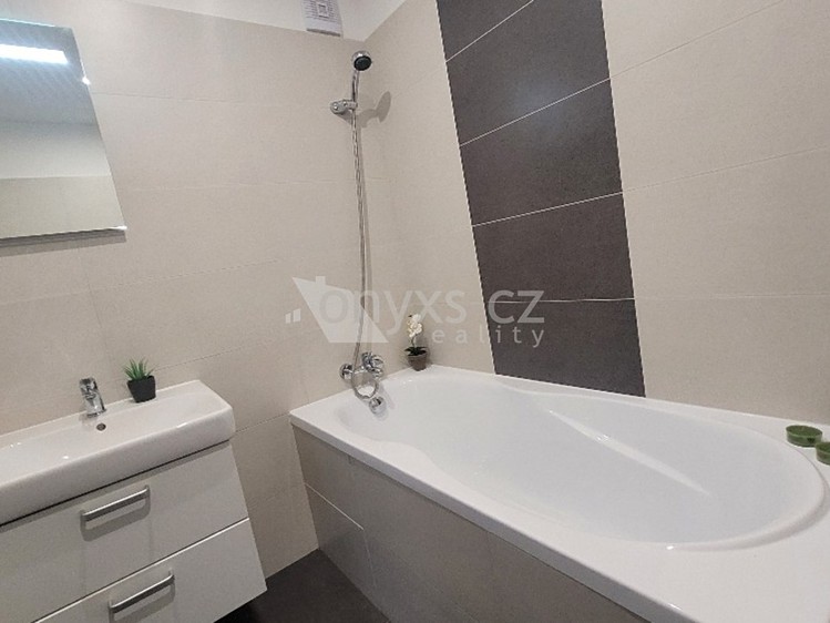 Pronájem bytu 3+kk 62 m² - foto 5