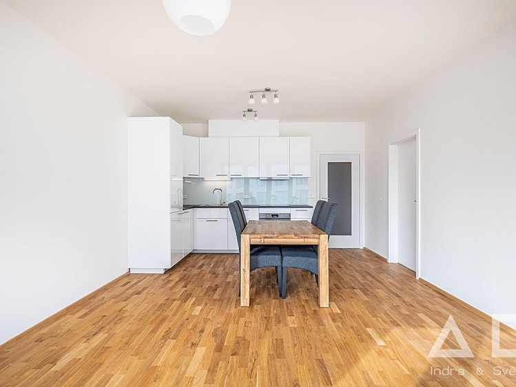 Pronájem bytu 2+kk 62 m² - foto 2