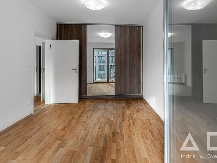 Pronájem bytu 2+kk 62 m² - foto 8