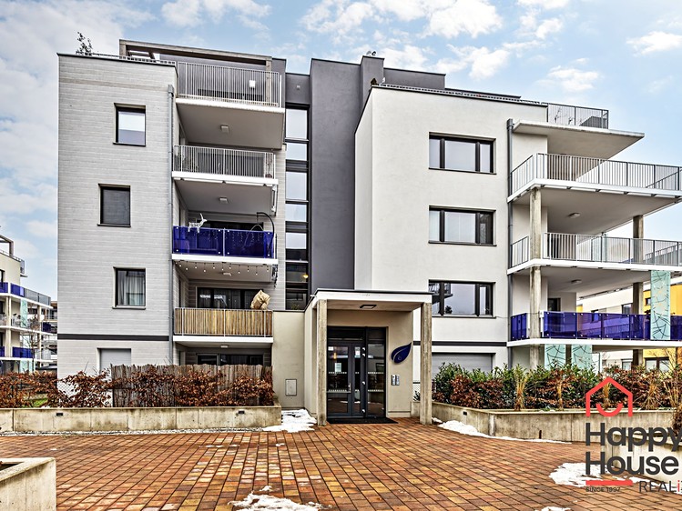 Pronájem bytu 4+kk 106 m² - foto 3