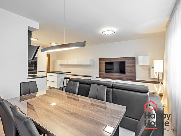 Pronájem bytu 4+kk 106 m² - foto 4