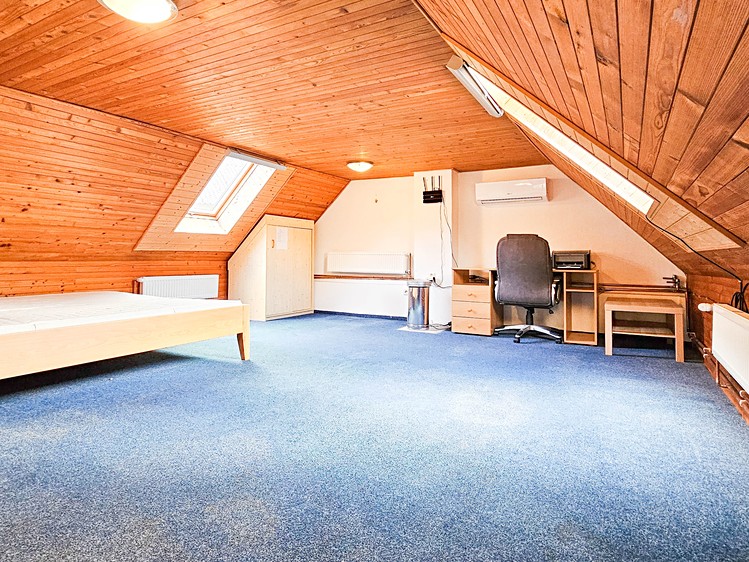 Pronájem bytu 1+1 65 m² (Podkrovní) - foto 4