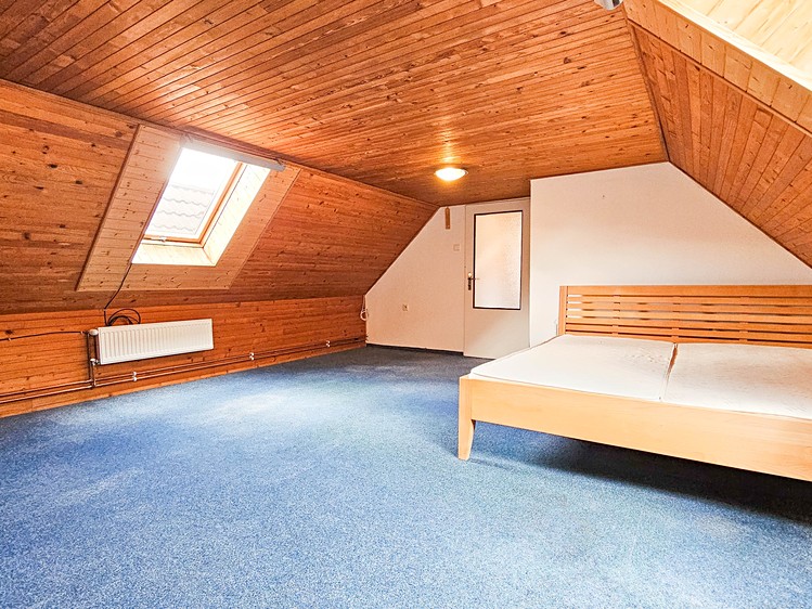 Pronájem bytu 1+1 65 m² (Podkrovní) - foto 5