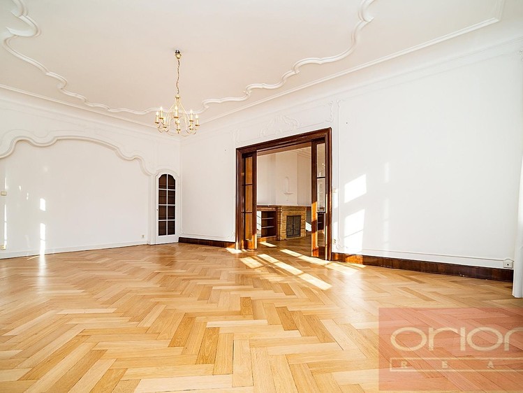 Pronájem bytu 6 pokojů a více 300 m² - foto 4