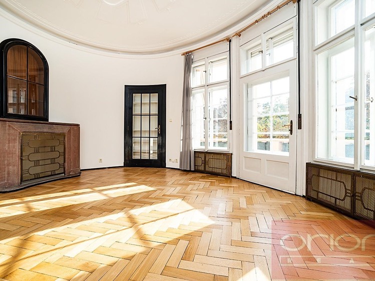 Pronájem bytu 6 pokojů a více 300 m² - foto 7