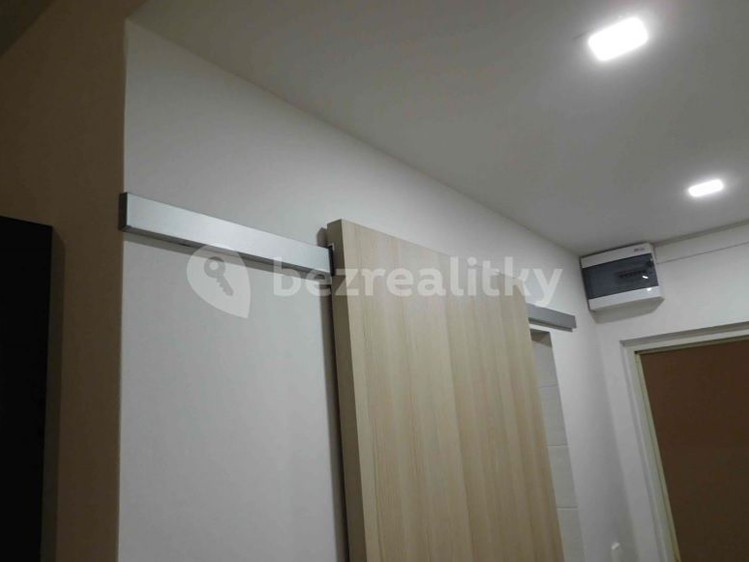 Pronájem bytu 1+kk 24 m² - foto 3