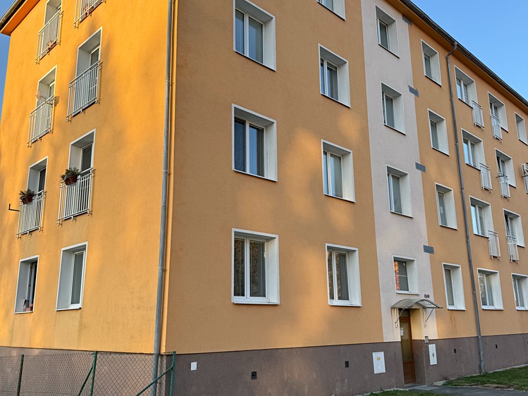 Pronájem bytu 3+1 77 m² - foto 1