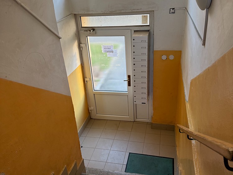 Pronájem bytu 3+1 77 m² - foto 4
