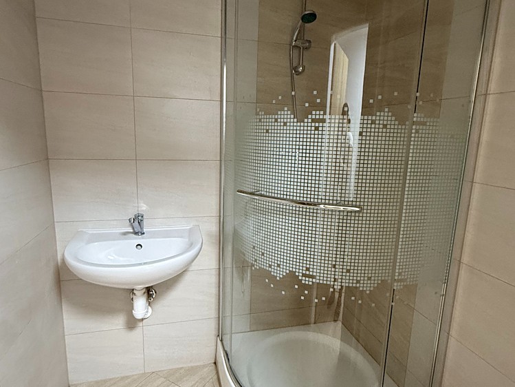 Pronájem bytu 3+1 77 m² - foto 5