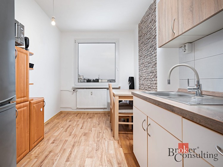 Pronájem bytu 3+1 79 m² - foto 3
