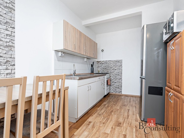 Pronájem bytu 3+1 79 m² - foto 4