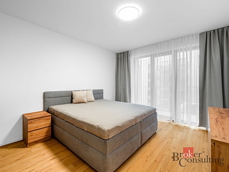 Pronájem bytu 2+kk 66 m² - foto 5