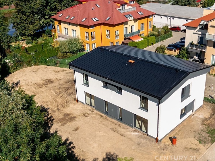 Prodej vily 314 m², pozemek 1 385 m² - foto 3