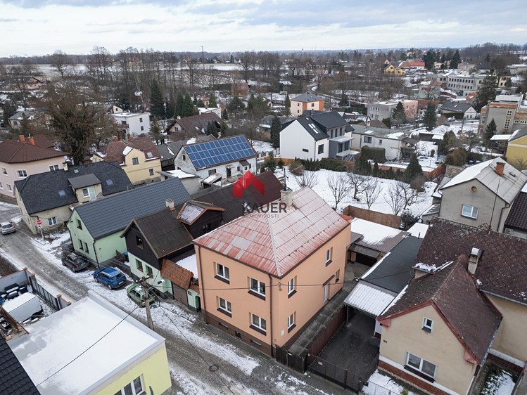 Prodej rodinného domu 350 m², pozemek 261 m² - foto 1