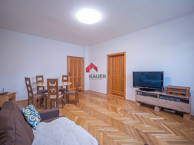 Prodej rodinného domu 350 m², pozemek 261 m² - foto 3