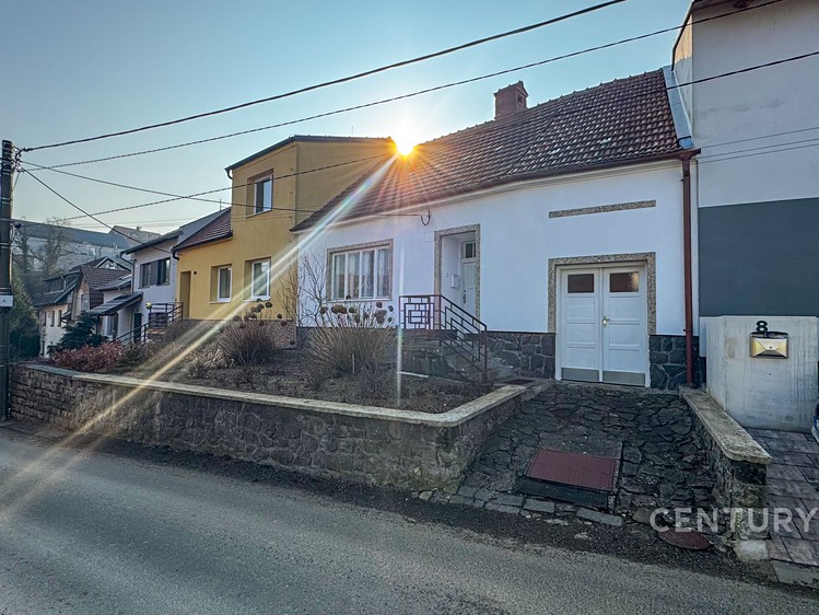 Prodej rodinného domu 150 m², pozemek 645 m² - foto 1