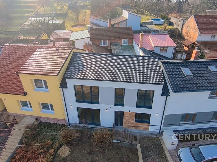 Prodej rodinného domu 150 m², pozemek 645 m² - foto 2