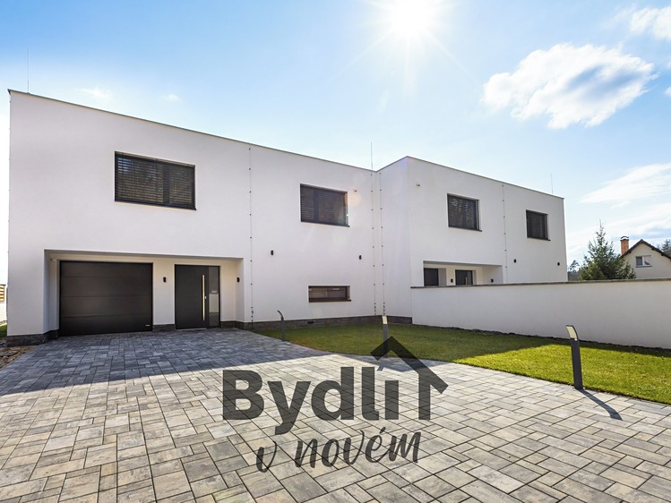 Prodej rodinného domu 192 m², pozemek 1 101 m² - foto 1